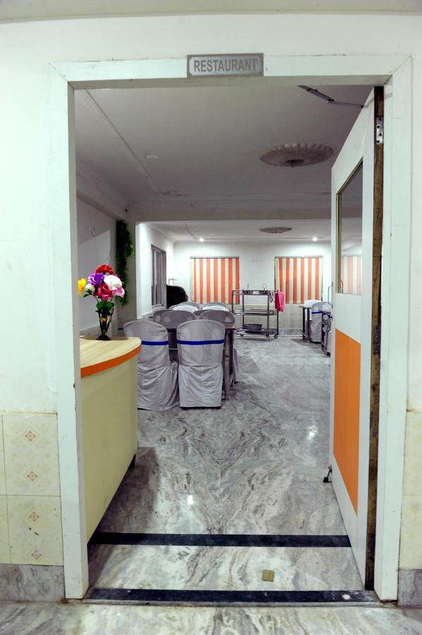 Jayanti Hotel Tarapith Exterior foto